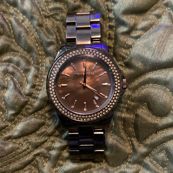 Michael Kors: Stainless Steel Metallic Brown Watch with Crystal Crusted Face - Picture 1 of 3